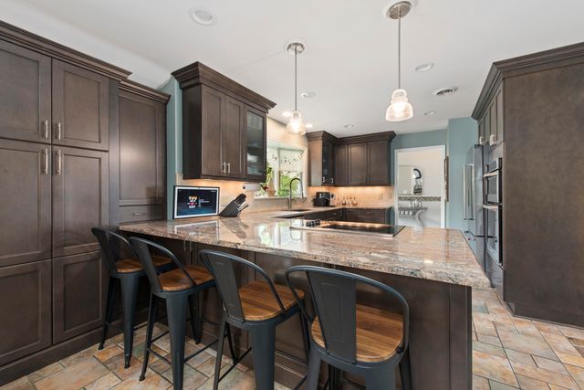 899 Fox Run, Bloomfield Hills, MI 48304