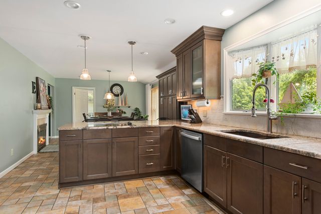 899 Fox Run, Bloomfield Hills, MI 48304