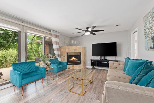 899 Fox Run, Bloomfield Hills, MI 48304