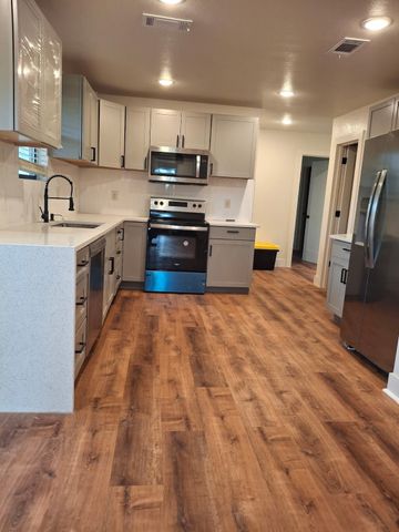 900 Chestnut Street, Commerce, TX 75428