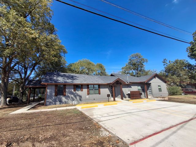 900 Chestnut Street, Commerce, TX 75428