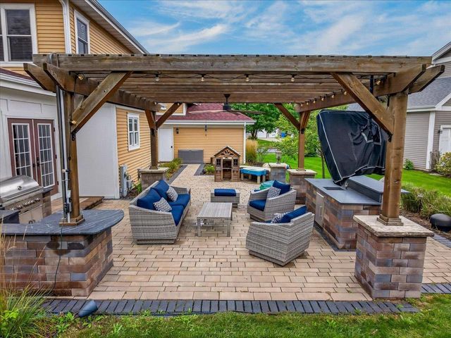 1134 Bluebird Trail, Waunakee, WI 53597