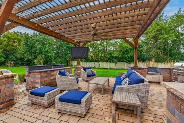 1134 Bluebird Trail, Waunakee, WI 53597