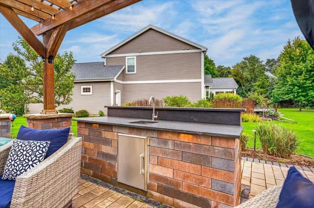 1134 Bluebird Trail, Waunakee, WI 53597