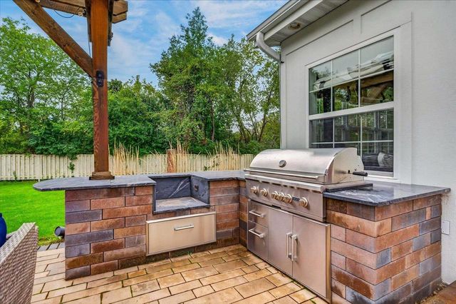 1134 Bluebird Trail, Waunakee, WI 53597