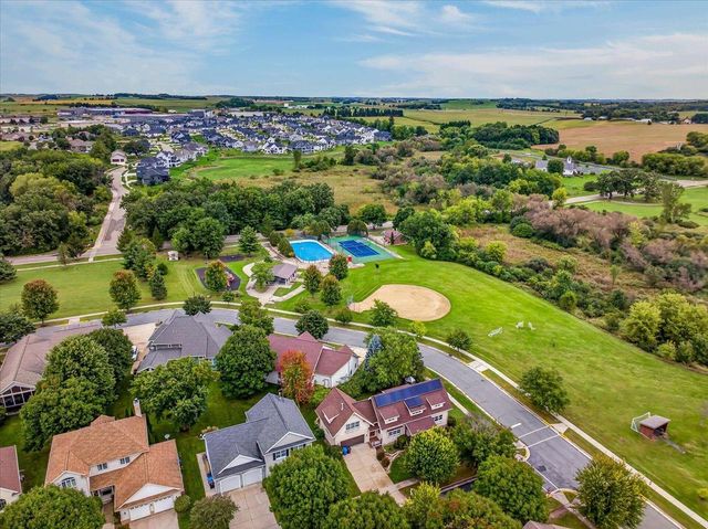 1134 Bluebird Trail, Waunakee, WI 53597