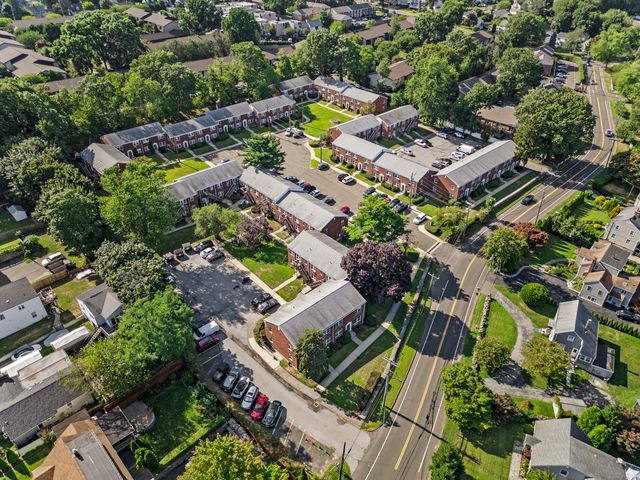 12 Hamilton Court D, Stamford, CT 06902