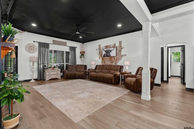184 Greenwood Ranch Dr, Kilgore, TX 75662