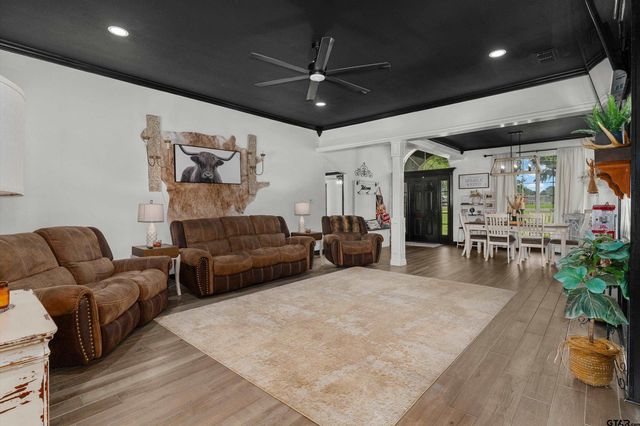 184 Greenwood Ranch Dr, Kilgore, TX 75662