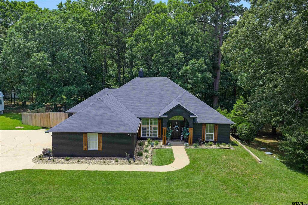 184 Greenwood Ranch Dr, Kilgore, TX 75662