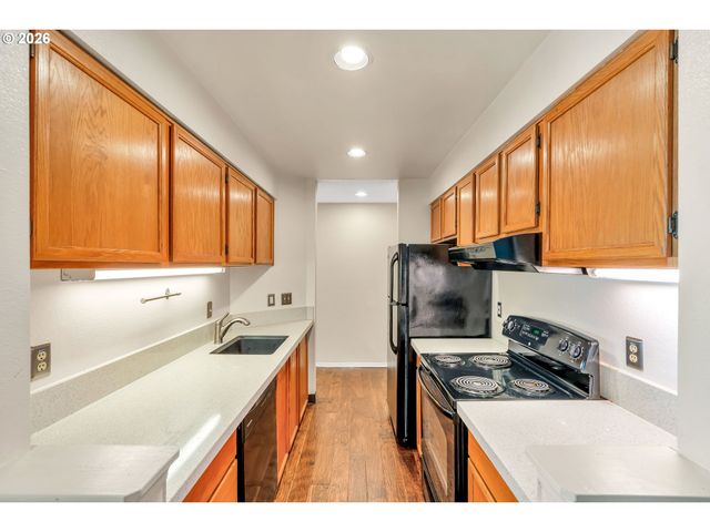 5150 S LANDING Dr 101B2, Portland, OR 97239