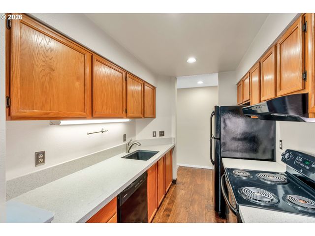 5150 S LANDING Dr 101B2, Portland, OR 97239