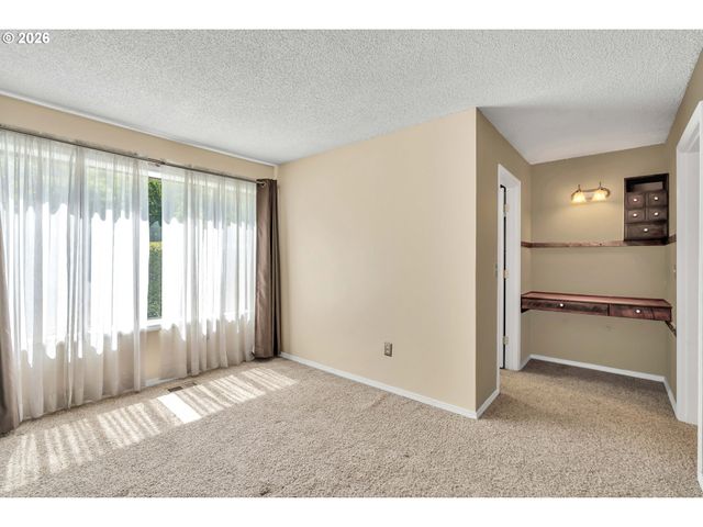 5150 S LANDING Dr 101B2, Portland, OR 97239