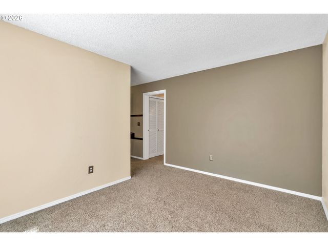 5150 S LANDING Dr 101B2, Portland, OR 97239