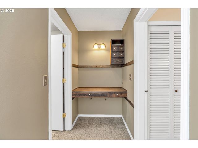 5150 S LANDING Dr 101B2, Portland, OR 97239