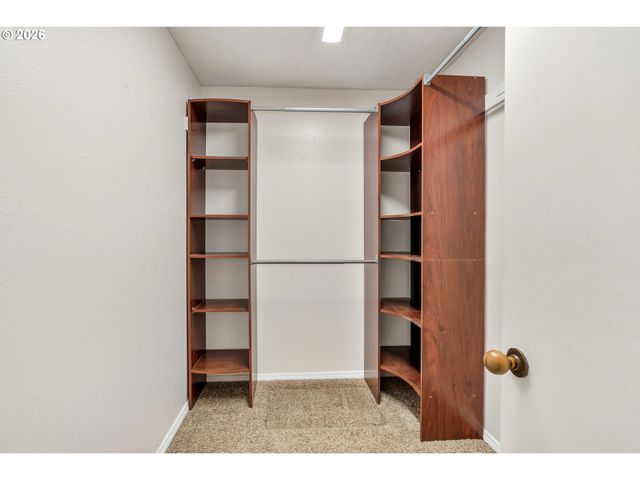 5150 S LANDING Dr 101B2, Portland, OR 97239