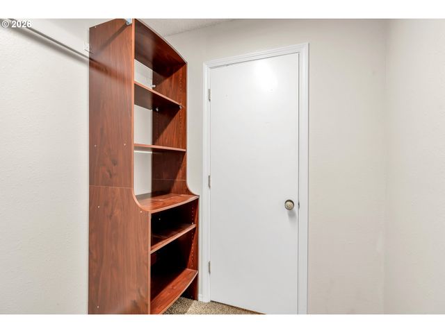 5150 S LANDING Dr 101B2, Portland, OR 97239