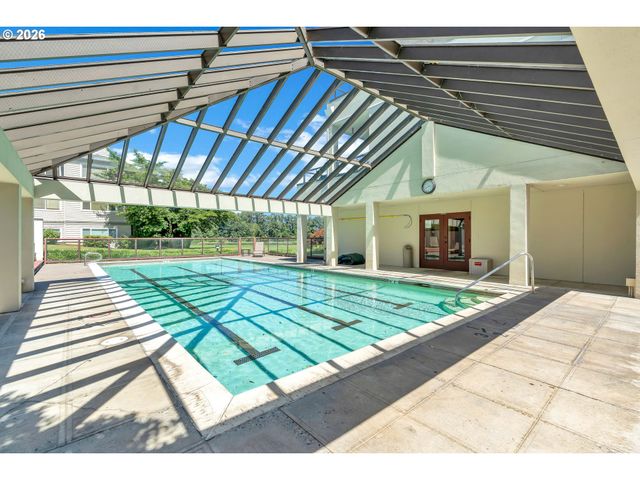5150 S LANDING Dr 101B2, Portland, OR 97239