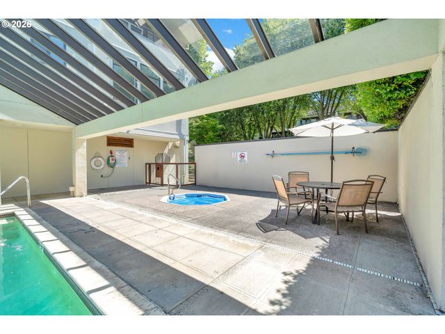 5150 S LANDING Dr 101B2, Portland, OR 97239