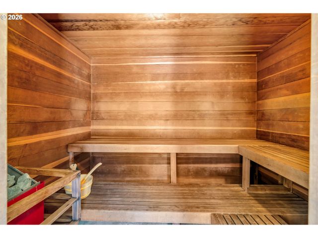 5150 S LANDING Dr 101B2, Portland, OR 97239