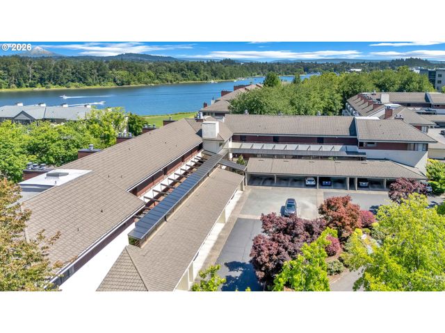 5150 S LANDING Dr 101B2, Portland, OR 97239