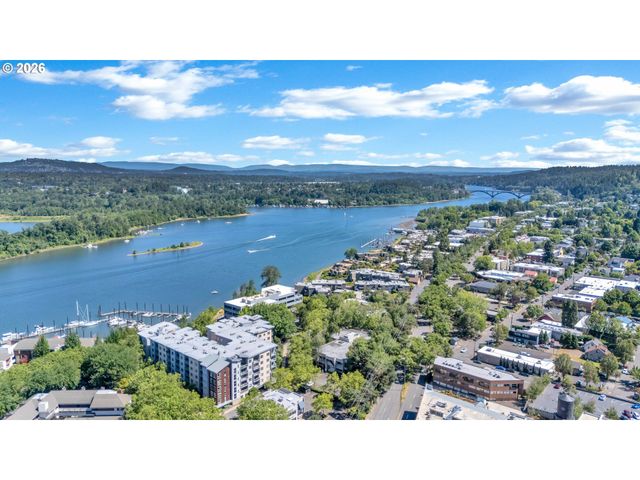 5150 S LANDING Dr 101B2, Portland, OR 97239