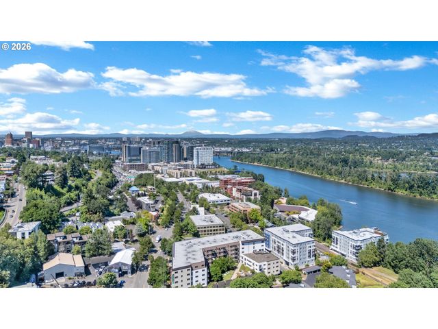 5150 S LANDING Dr 101B2, Portland, OR 97239