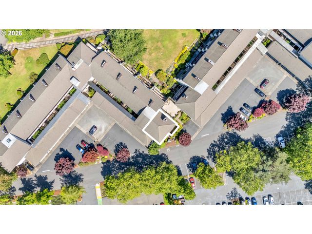 5150 S LANDING Dr 101B2, Portland, OR 97239