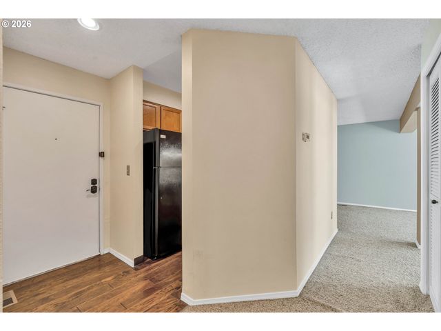 5150 S LANDING Dr 101B2, Portland, OR 97239