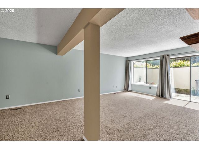 5150 S LANDING Dr 101B2, Portland, OR 97239