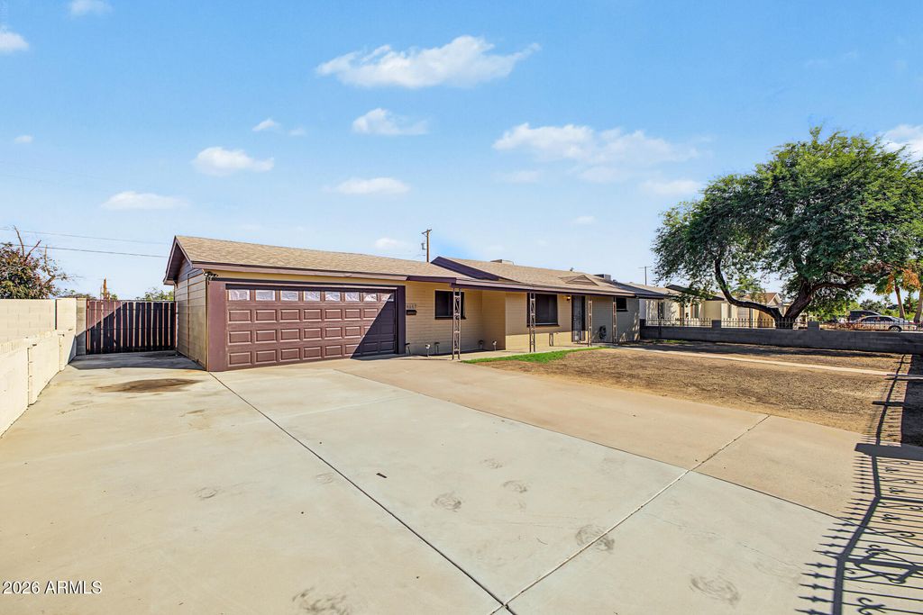 8307 N 29th Avenue, Phoenix, AZ 85051 — photo 2