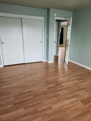 940 Elinor Ave, Olivehurst, CA 95961