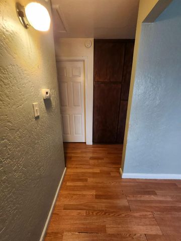 940 Elinor Ave, Olivehurst, CA 95961