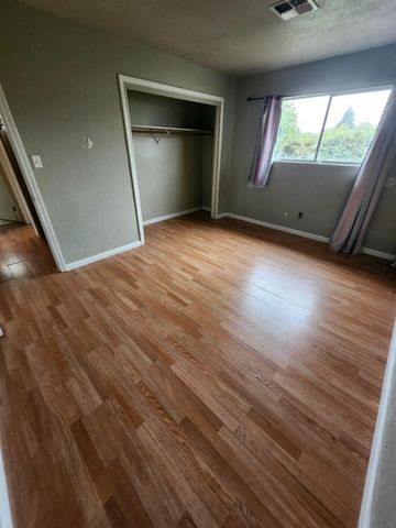 940 Elinor Ave, Olivehurst, CA 95961