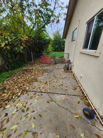 940 Elinor Ave, Olivehurst, CA 95961