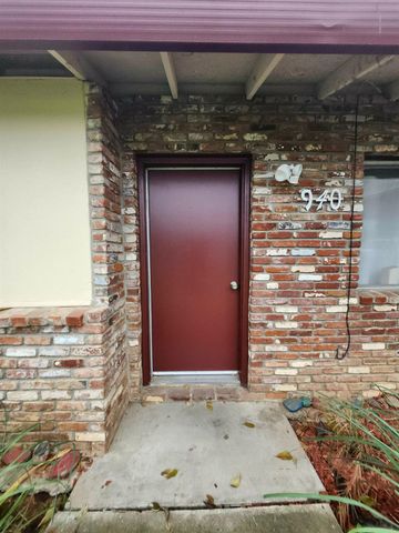 940 Elinor Ave, Olivehurst, CA 95961