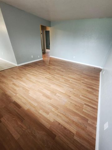 940 Elinor Ave, Olivehurst, CA 95961