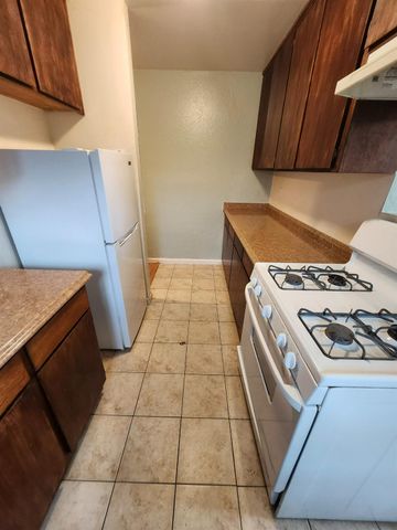 940 Elinor Ave, Olivehurst, CA 95961