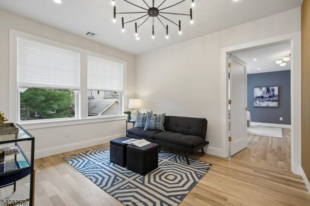 108 Baker St, Maplewood Twp., NJ 07040