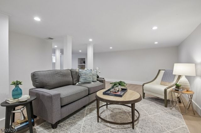 108 Baker St, Maplewood Twp., NJ 07040