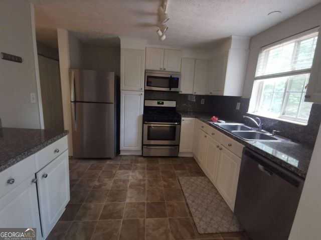 250 Sheringham Drive, Roswell, GA 30076