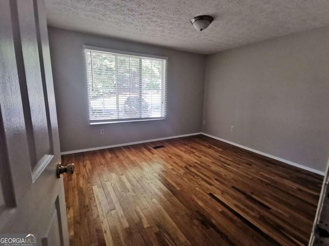 250 Sheringham Drive, Roswell, GA 30076
