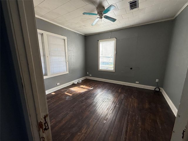 312 S 15th Street, Nederland, TX 77627