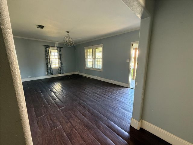 312 S 15th Street, Nederland, TX 77627