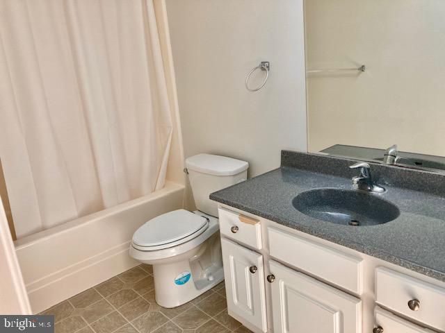 8 & 10 N KINZER RD, Kinzers, PA 17535
