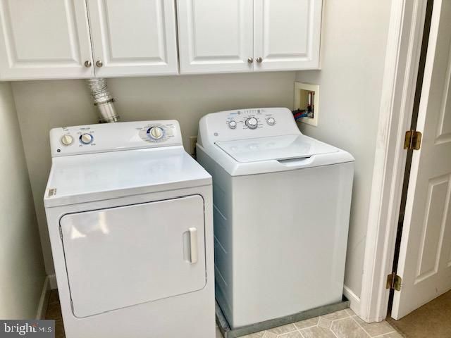 8 & 10 N KINZER RD, Kinzers, PA 17535
