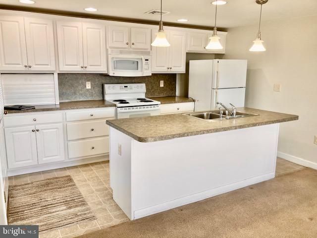 8 & 10 N KINZER RD, Kinzers, PA 17535