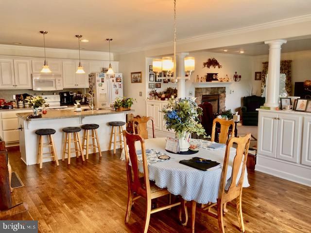 8 & 10 N KINZER RD, Kinzers, PA 17535