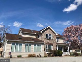 8 & 10 N KINZER RD, Kinzers, PA 17535