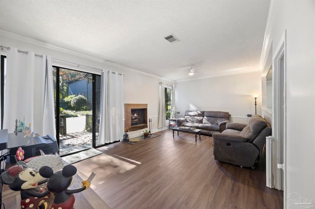 11 Hillbrook Way, Pensacola, FL 32503